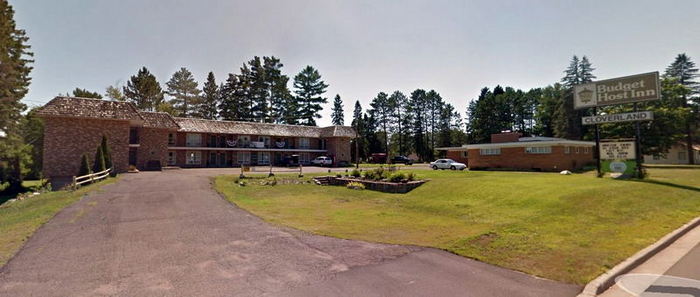 Budget Host Inn (Cloverland Court Motel, Cloverland Motel) - 2022 Street View (newer photo)